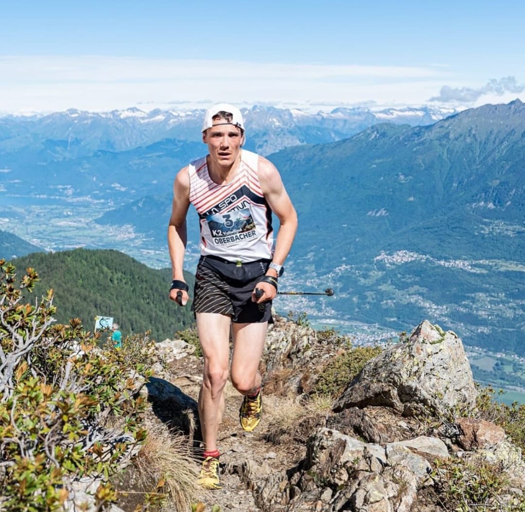 [Nombre del atleta] corriendo